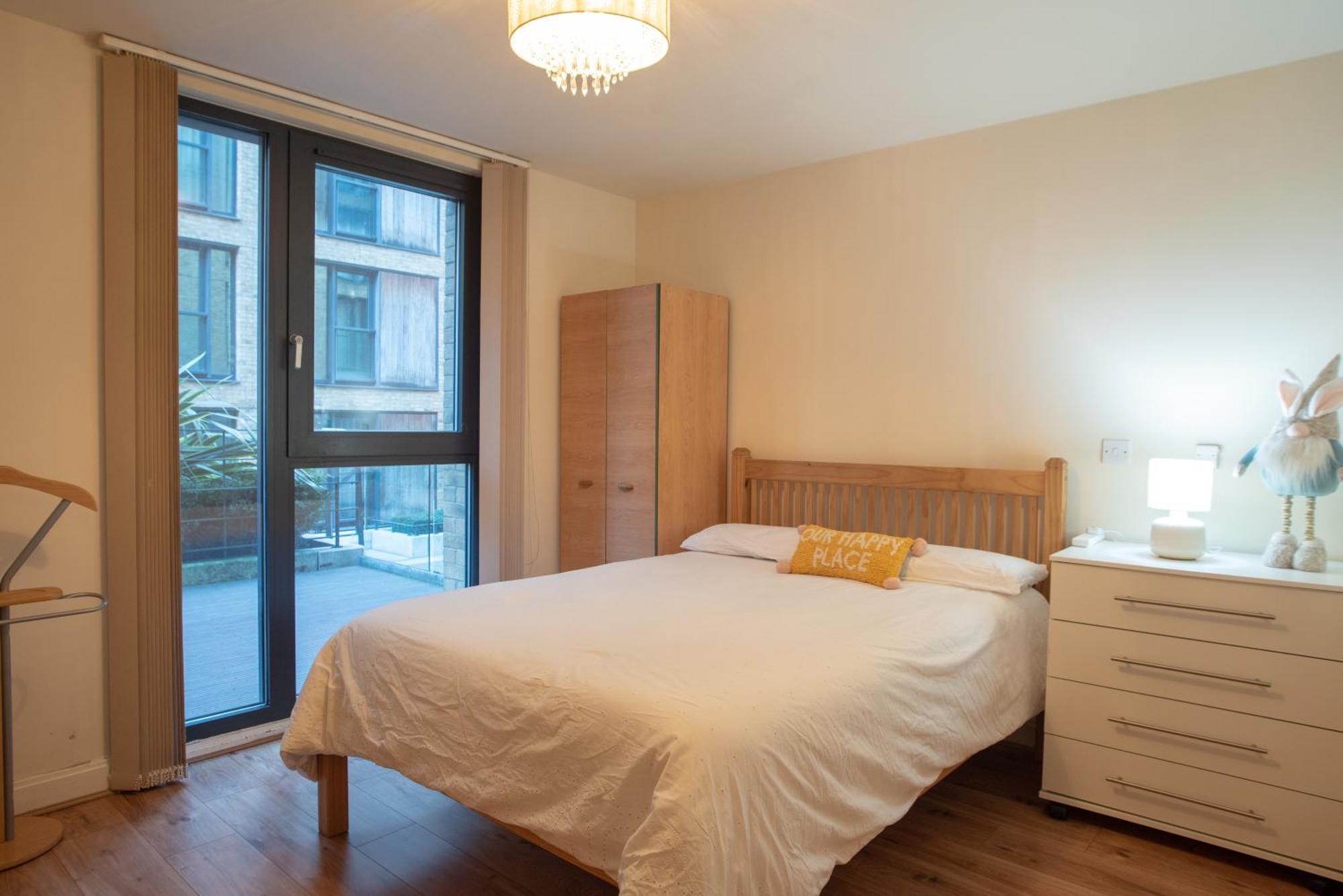 Spacious 1 Bed Apartment With Workspace, Coffee & Free Secure Parking Birmingham Eksteriør bilde