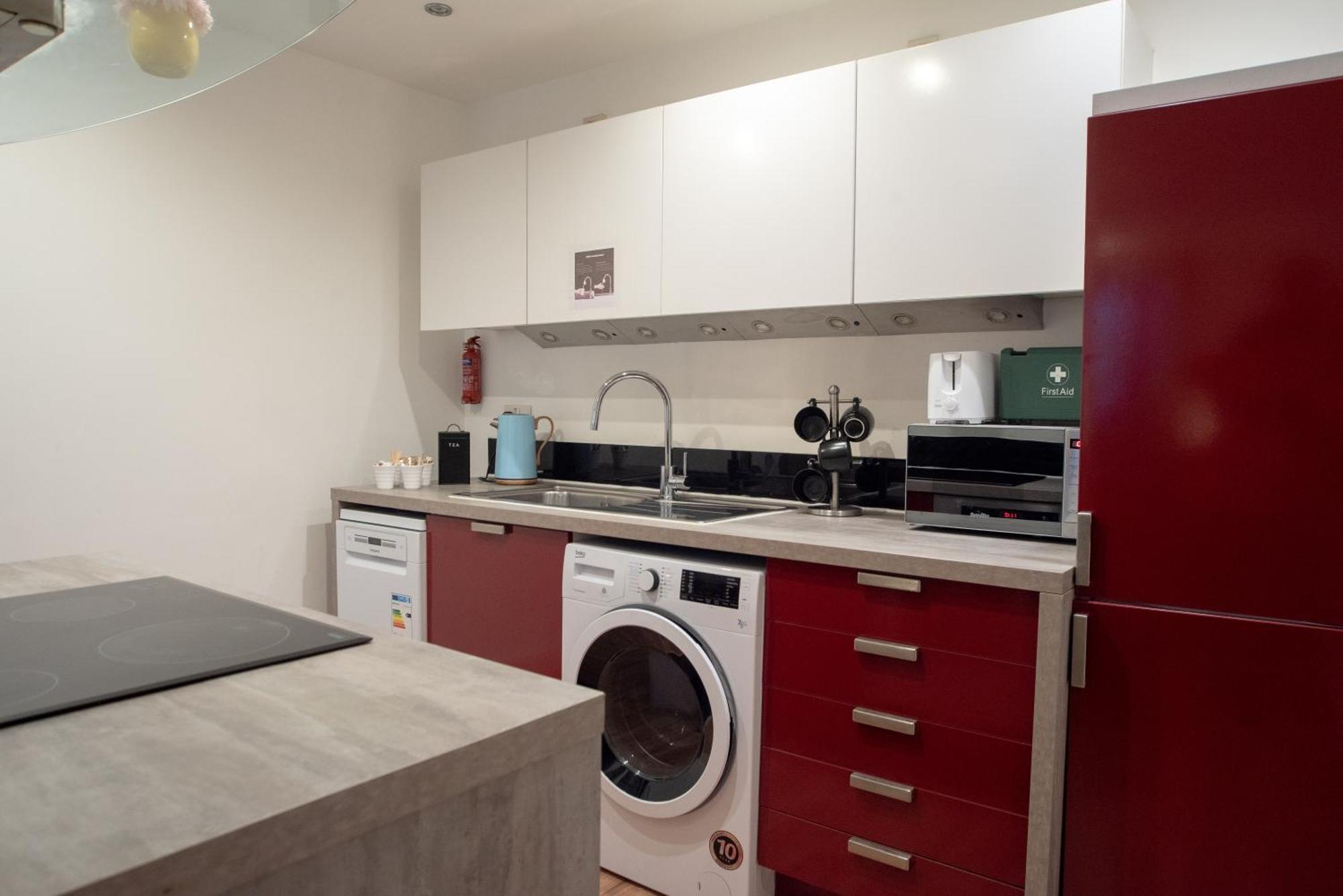 Spacious 1 Bed Apartment With Workspace, Coffee & Free Secure Parking Birmingham Eksteriør bilde