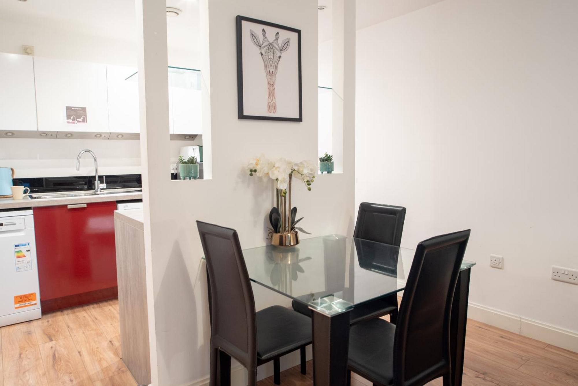 Spacious 1 Bed Apartment With Workspace, Coffee & Free Secure Parking Birmingham Eksteriør bilde